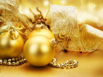 Golden Christmas ball wallpaper